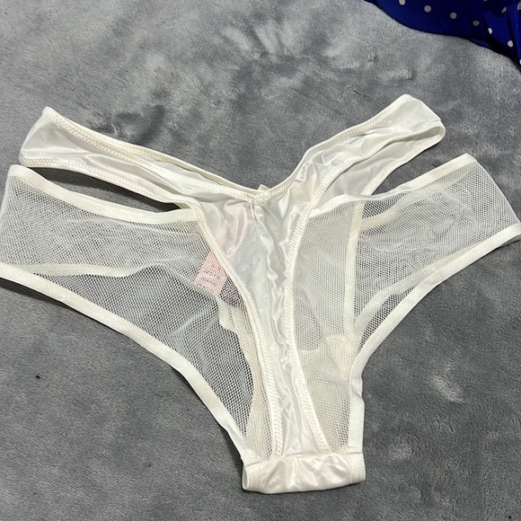 Victorias Secret Blue and White Bra Set - Picture 4 of 8